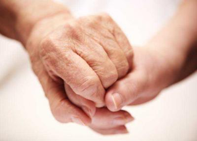 Dépendance des personnes âgées en France : les chiffres augmentent